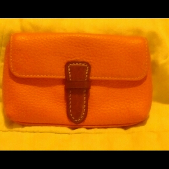 Dooney and Bourke clutch