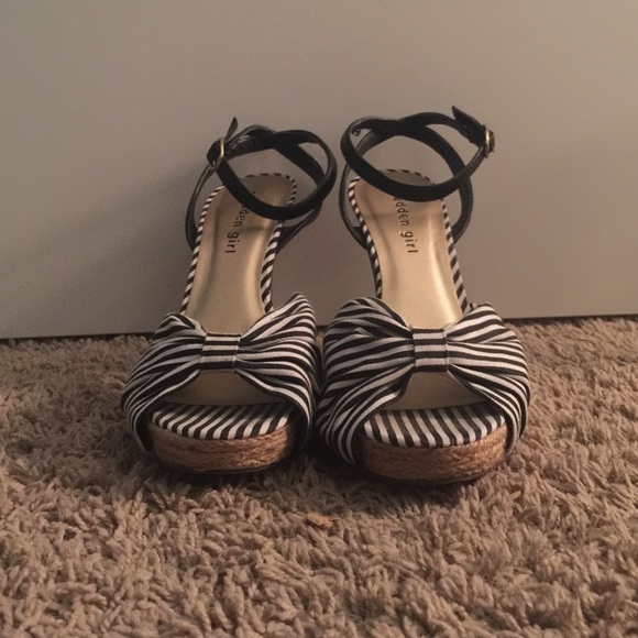 Madden Girl stripped heels