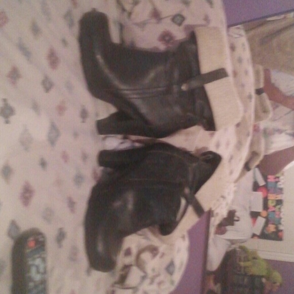 Cute boots!