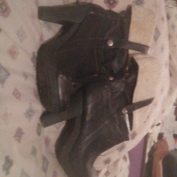 Cute boots! - Picture 2 of 4