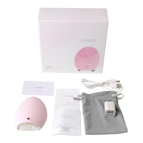 Pink Foreo Luna sonic facial cleansing device. NIB