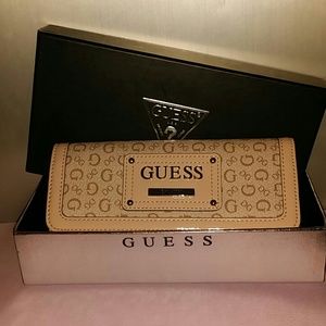 BRAND NEW Guess Wallet