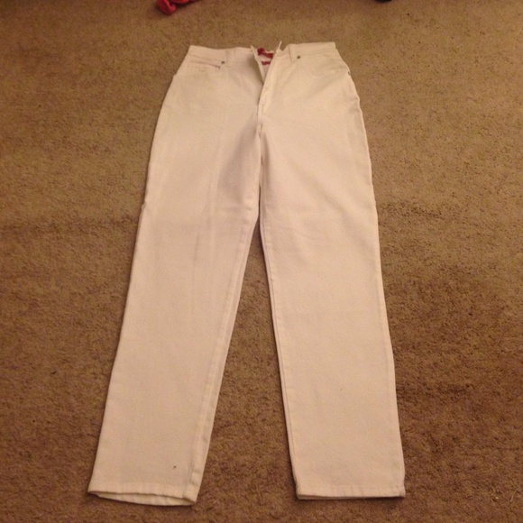 White denim jeans!