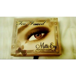 ✴SOLD✴ Too Faced Matte Eye Pallet