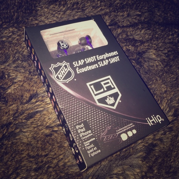*NEW* L.A. Kings Slap shot Earphones. *Official*