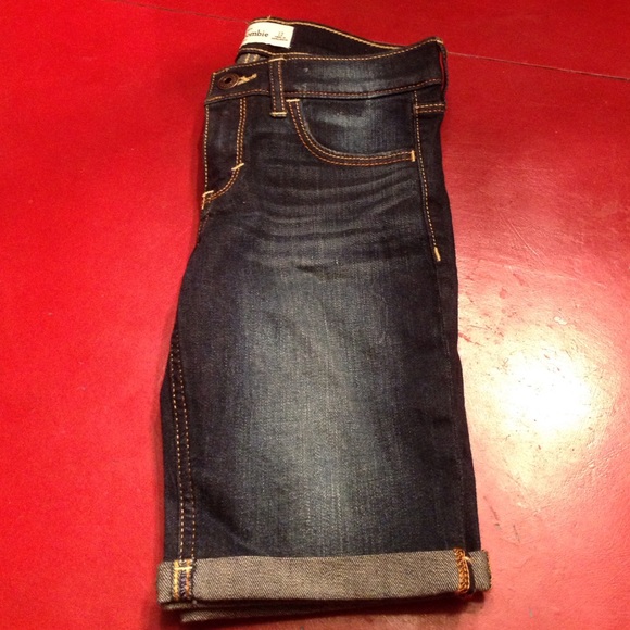 A&f jean shorts - Picture 2 of 3