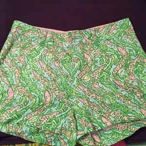 Lilly Pulitzer Callahan Shorts in Chomp Chomp
