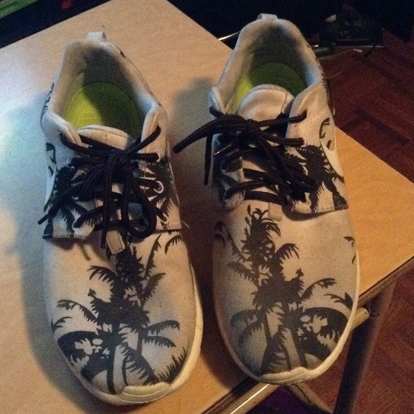 Mens Roshe Runs Nike