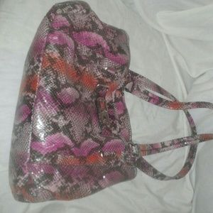 A nice beautiful purse.