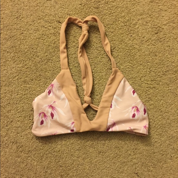 acacia swimwear Other - Acacia Biarritz top in island orchid