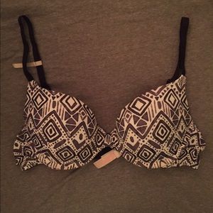 PINK wear everywhere push-up bra