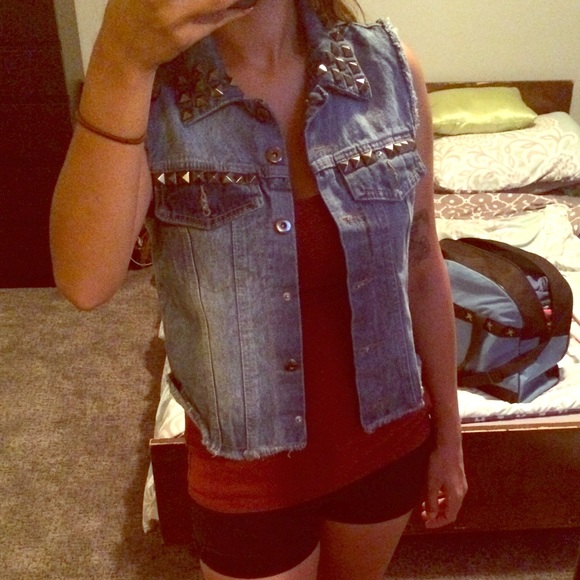 Studded jean vest - Picture 1 of 4