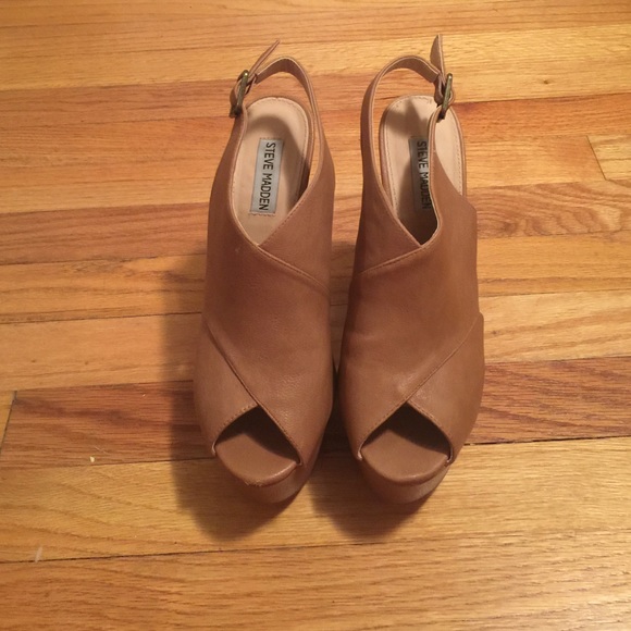 STEVE MADDEN PEEP TOE PLATFORM HEELS