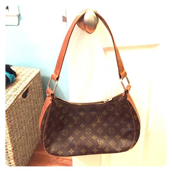 Louis vuitton vintage discount small shoulder bag