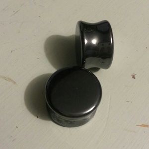 3/4" hematite plugs