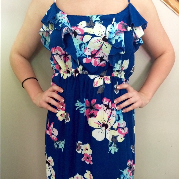 Adorable Bright Floral Dress!