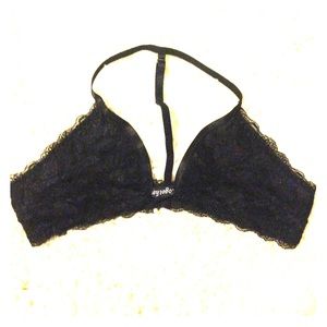 Black lacy bralette