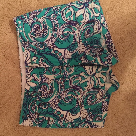 Lilly Pulitzer Callahan Shorts - size 4