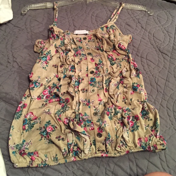 Small brown tank with flowers