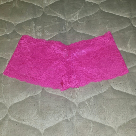 NWOT Pink lace panties
