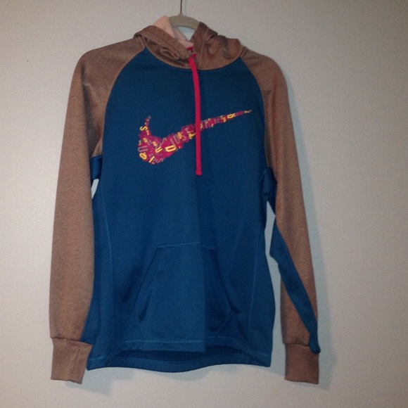 blue and gray nike sweatshirt - Picture 1 of 3