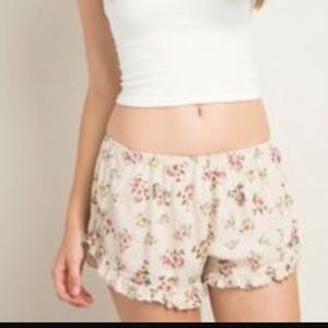 Brandy Melville floral vodi shorts