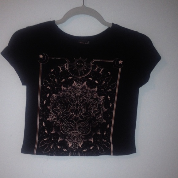 black graphic crop top NWOT - Picture 1 of 3