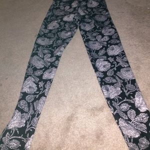 black leggings with white roses