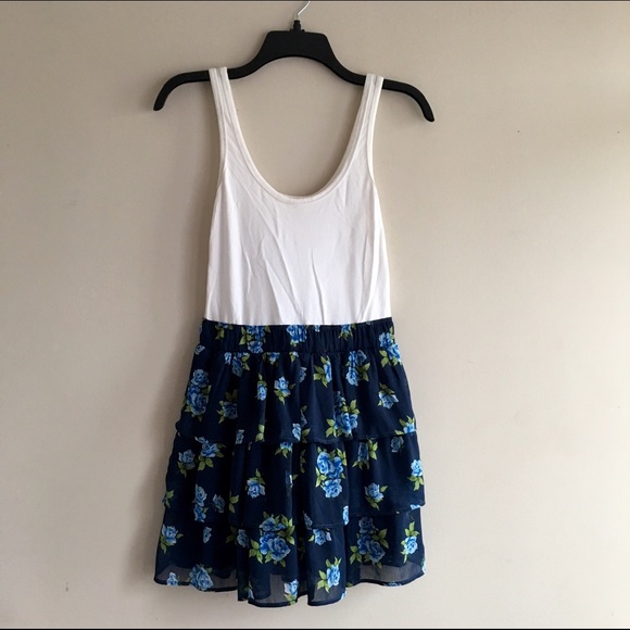 Cute Ruffled Floral Dress!!