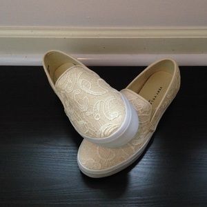 Very volatile white lace platform sneakers
