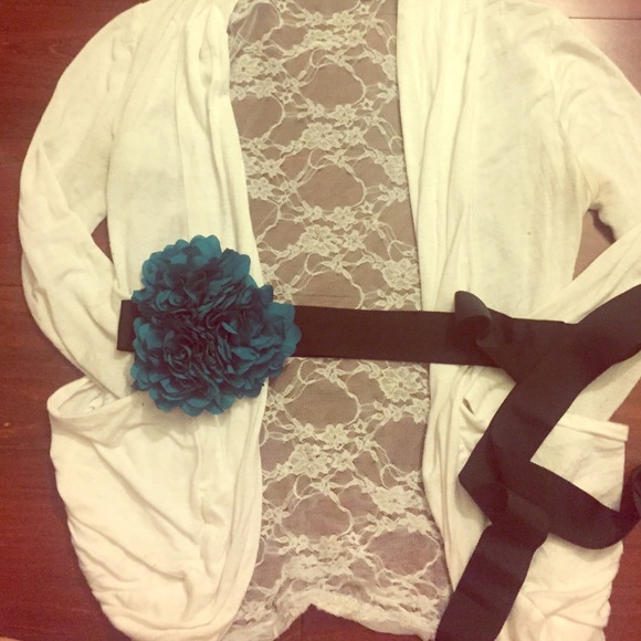 White House Black Market Tie Belt