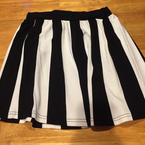 b&w striped skirt