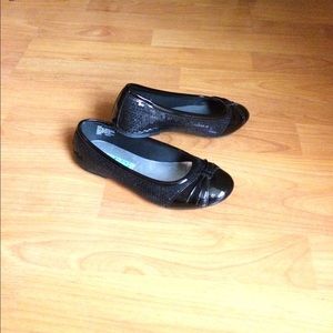 Girls black flats