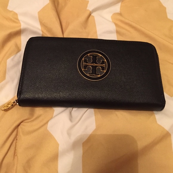 Black Tory burch wallet