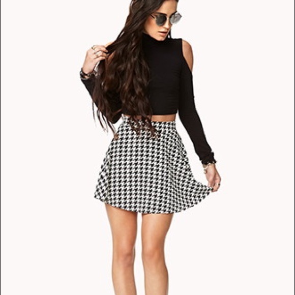 Forever 21 Retro Houndstooth Skater Skirt