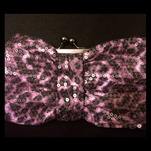 Purple Betsey Johnson bow shaped clutch