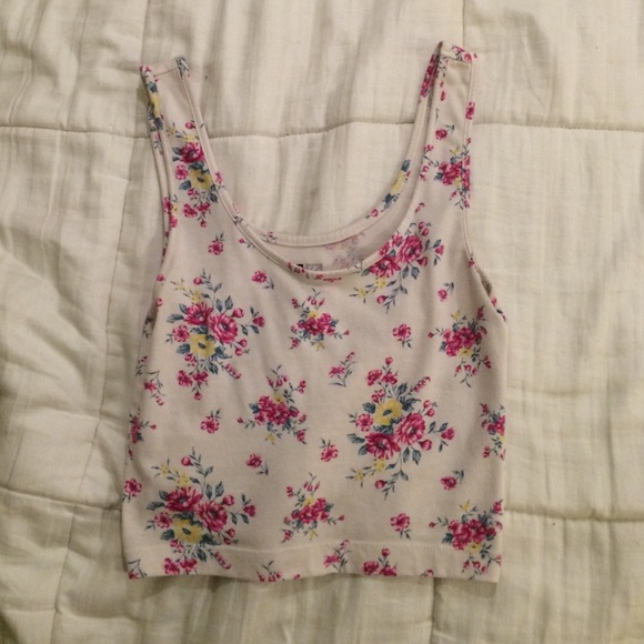 White flowered croptop