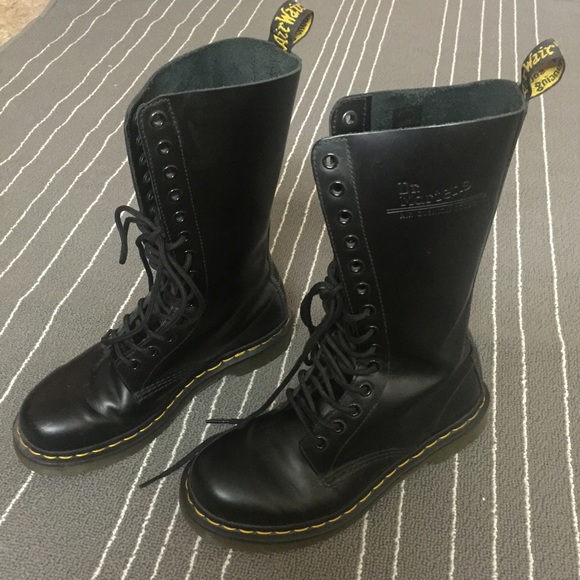 Dr. Martens Shoes - 1914 Doc Martens Dr. Martens Shoes - 1914 Doc Martens