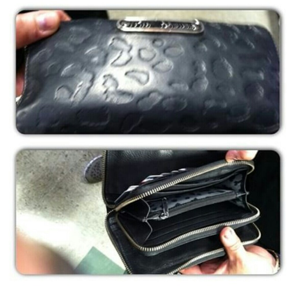 Iso this Betsey Johnson wallet please help me find - Picture 1 of 1