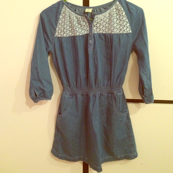 Short blue dress