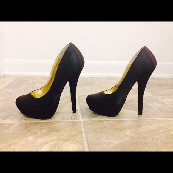 Shoes - 💖BLACK PLATFORM HIGH HEELS.