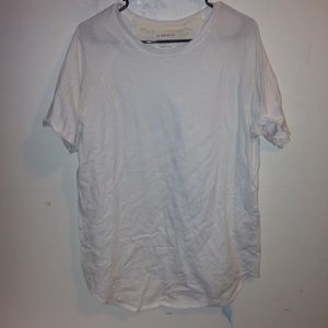 on the byas plain white long oversized shirt