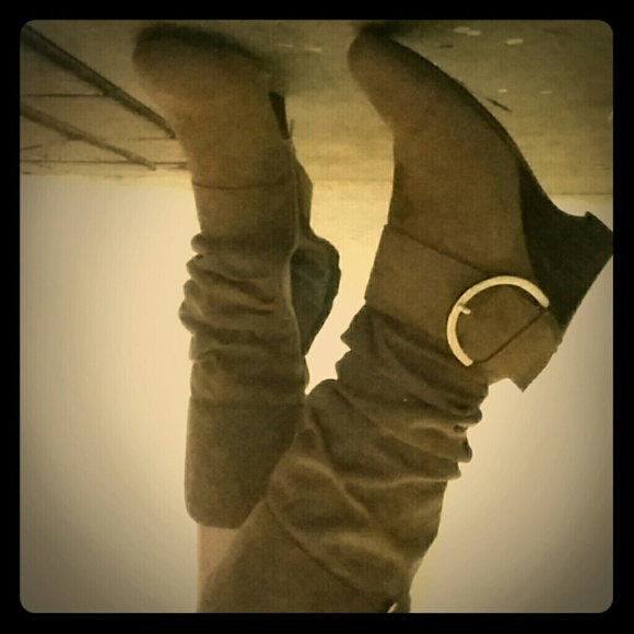 Journee Collection Boots