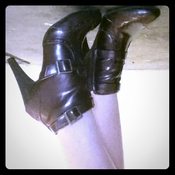 Short Ellemenno Boots