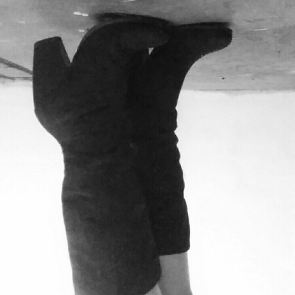 Unlisted pull-on black boots