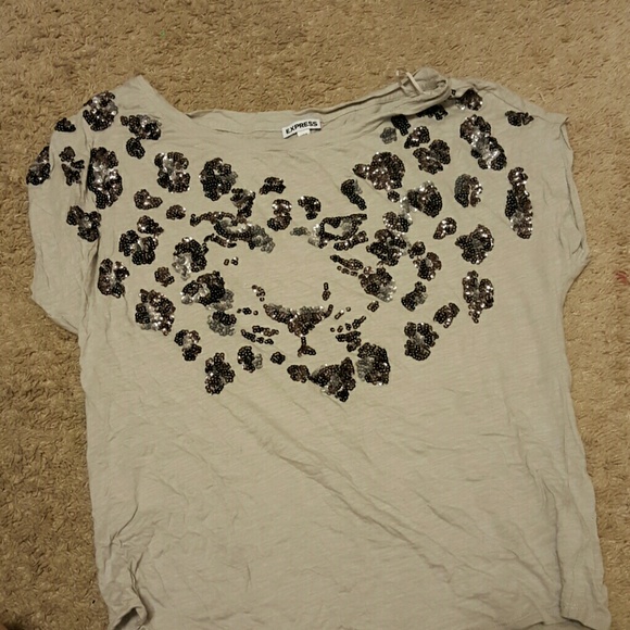 Grey tiger shirt