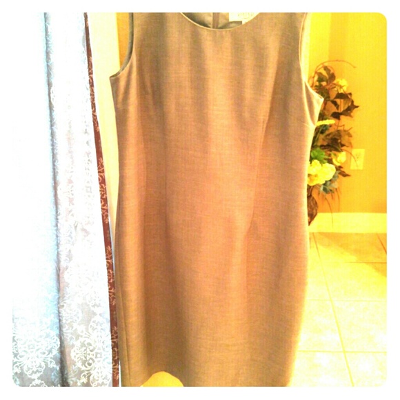 Gray sleeveless dress