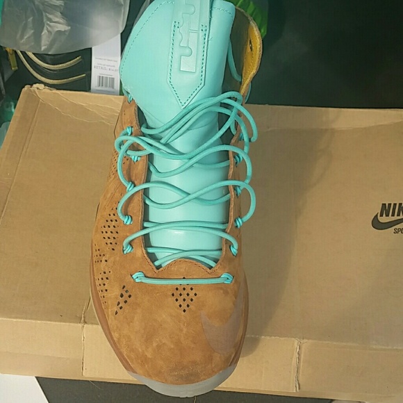 Nike hazelnuts size 10 - Picture 2 of 4