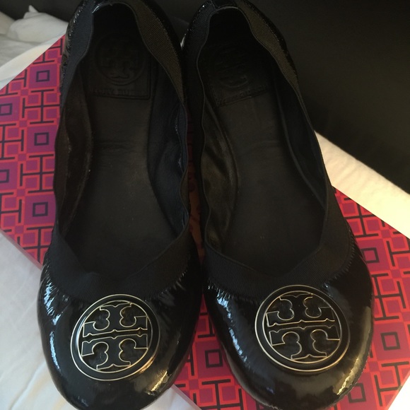 🎅🏼GREAT Christmas gift! Tory Burch Carolina flat