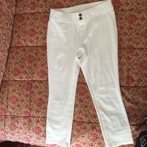 Gorgeous wite Hue Capri jeggings perfect condition